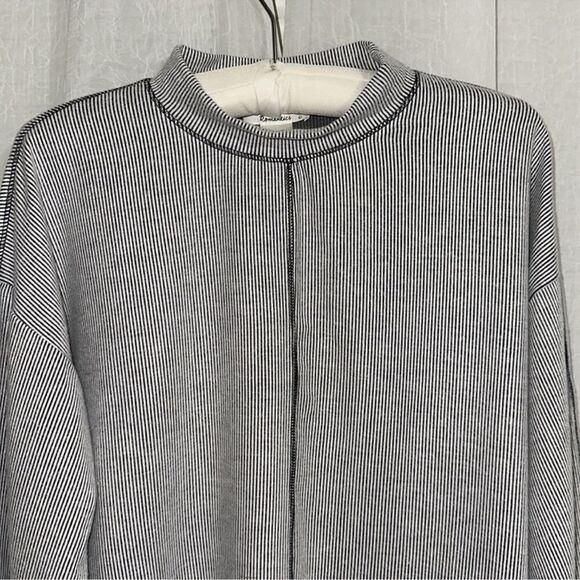 Urban Romantics L Mock Neck Silver Gray Cozy Comfy Long Sleeve Boxy Fit Top - Picture 3 of 11